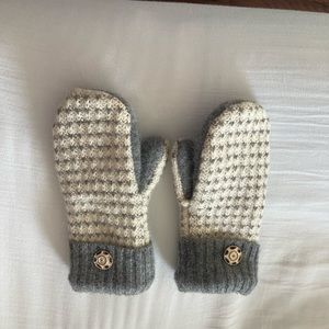 “Bernie Sanders” Meme mittens